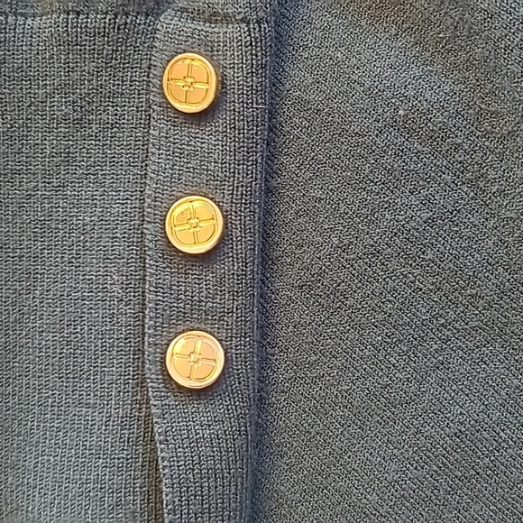 Chandail from iman Green forest - Picture 2 of 4